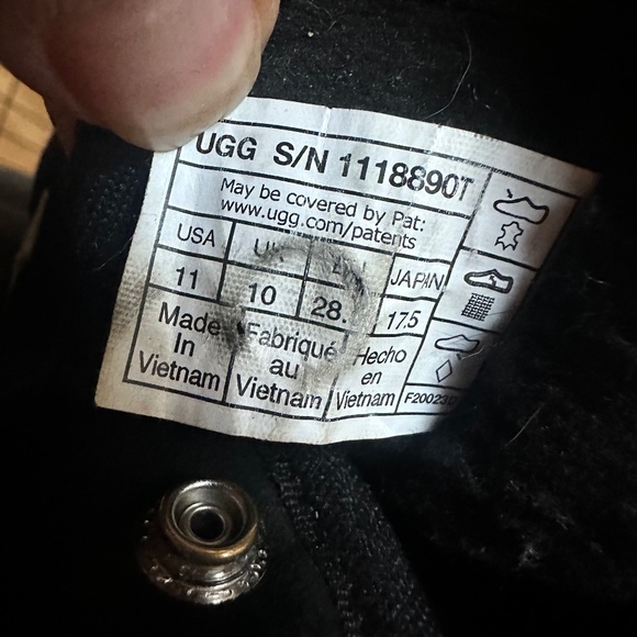 UGG Jona Boot in Black - Picture 6 of 6